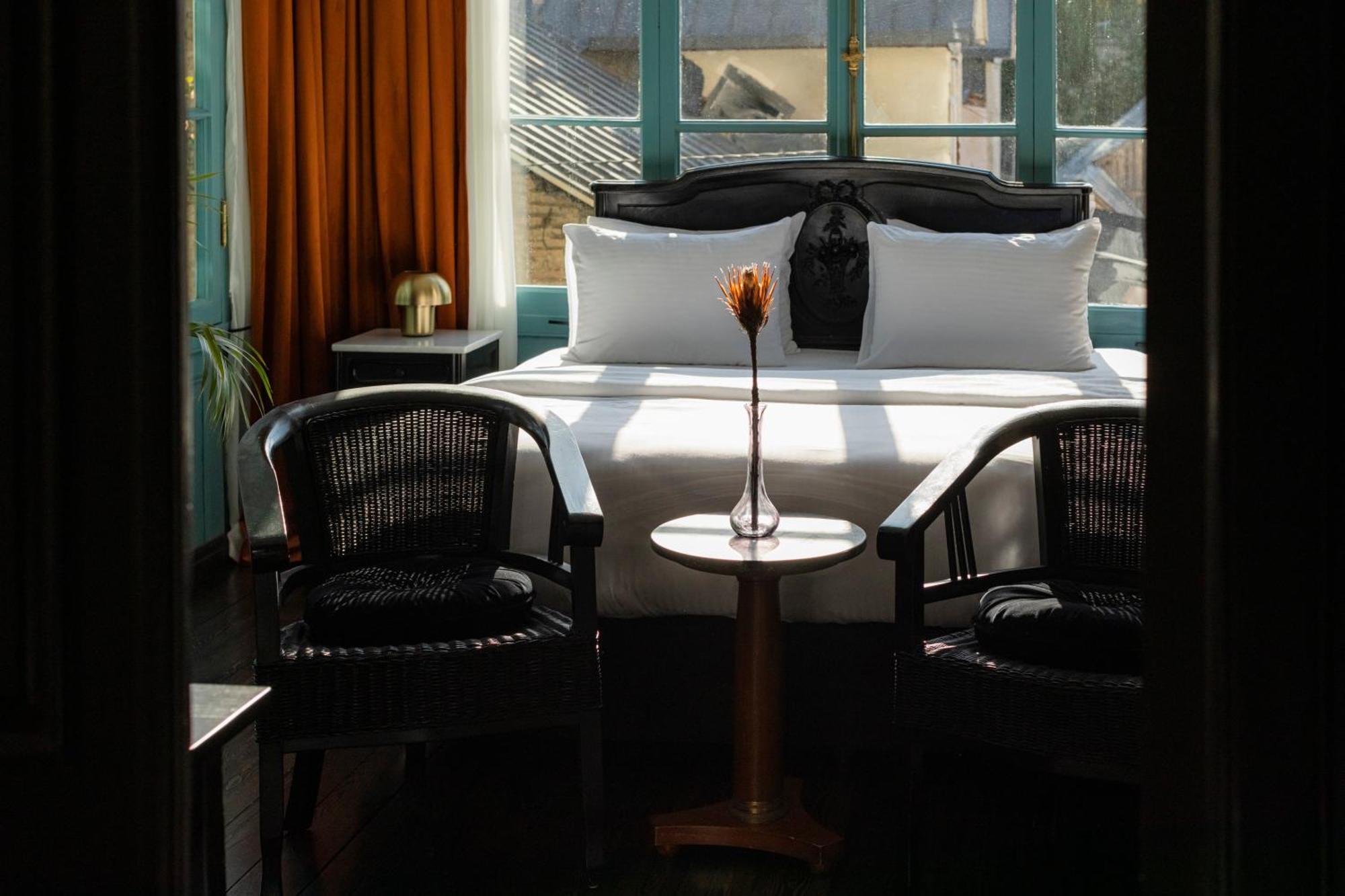 Unfound Door - Design Hotel Tbilisi Phòng bức ảnh