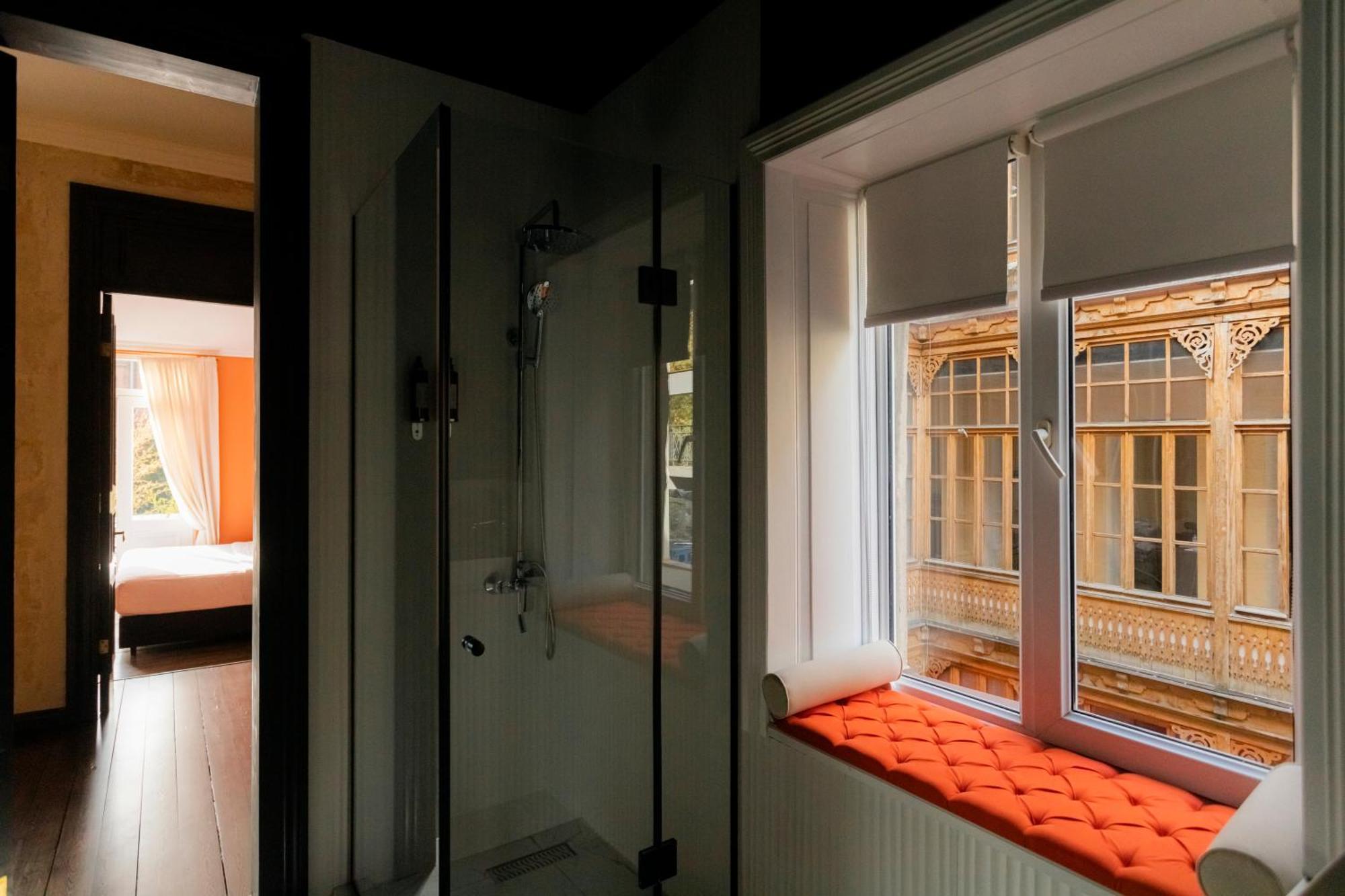 Unfound Door - Design Hotel Tbilisi Phòng bức ảnh